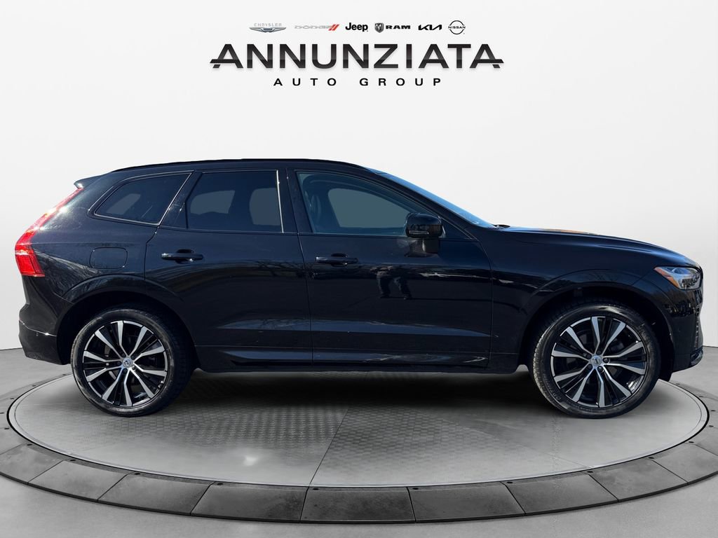 Used 2024 Volvo XC60 B5 Plus image 6
