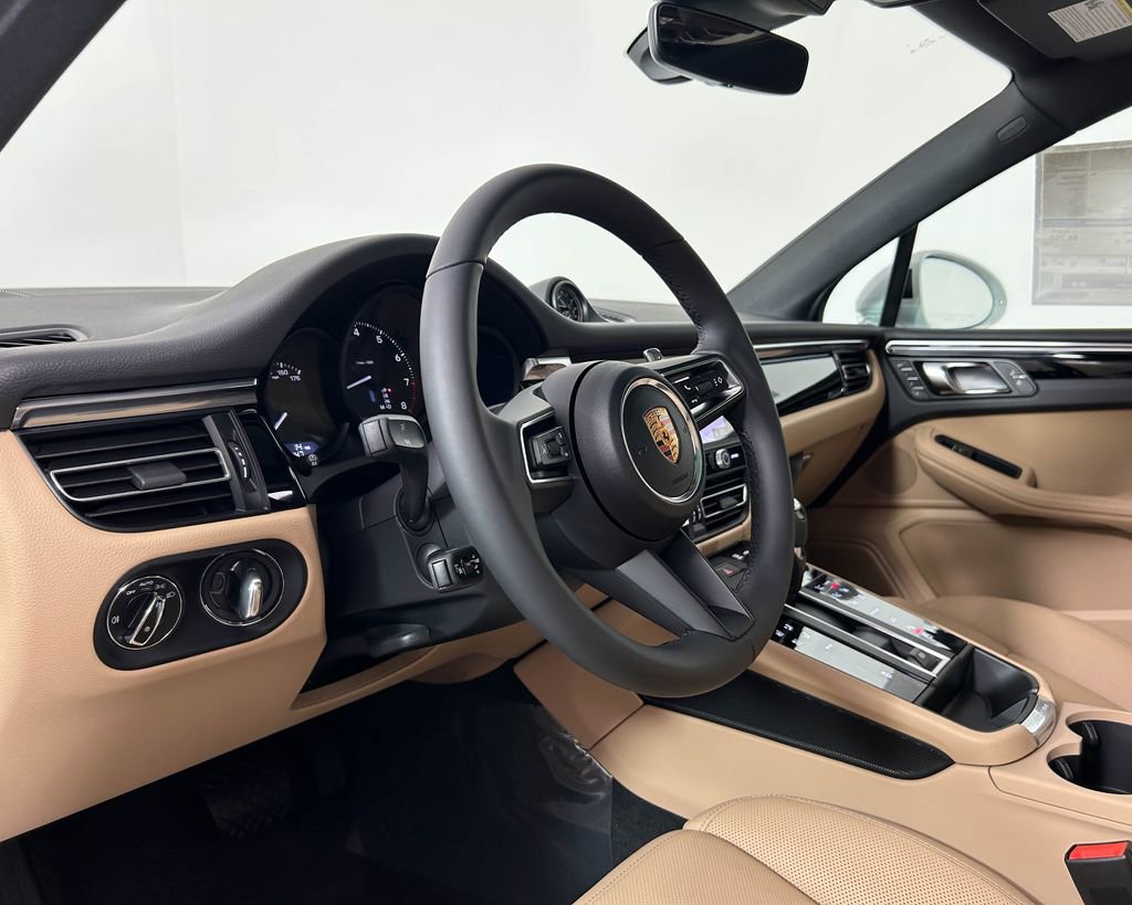 New 2026 Porsche Macan AWD/4WD image 4