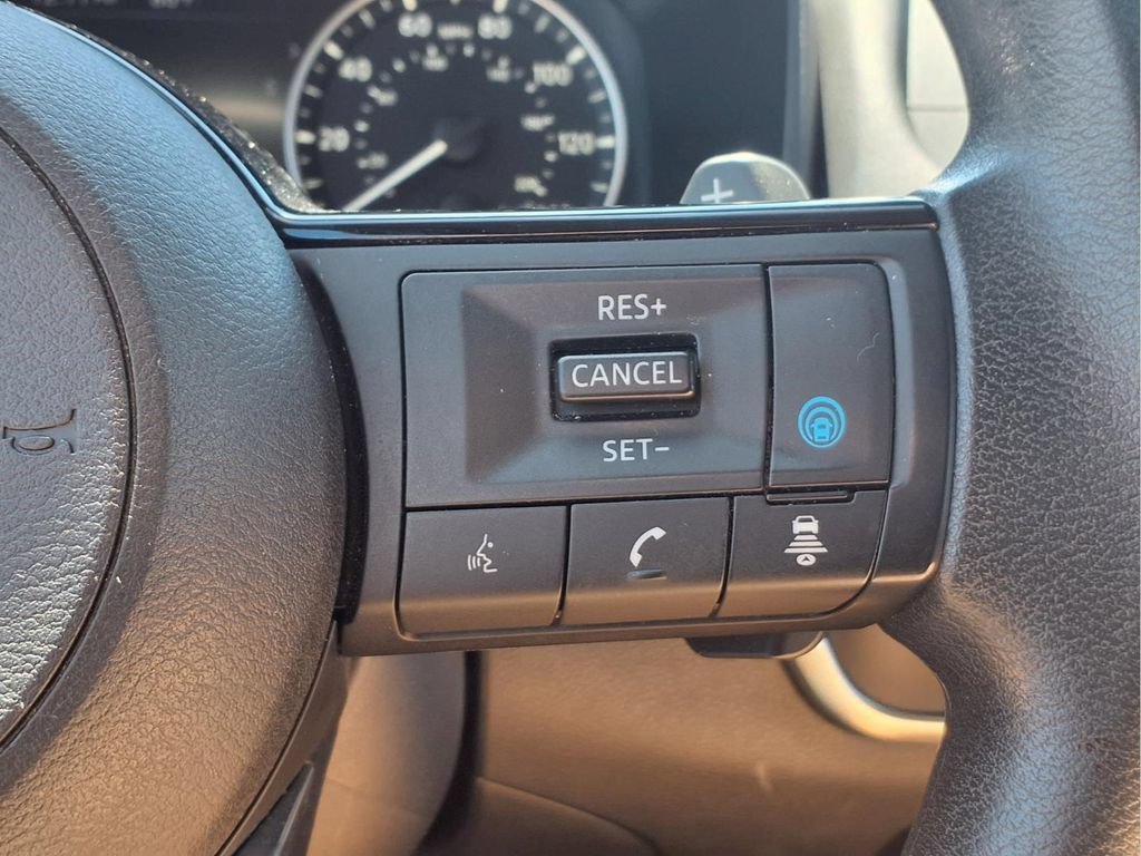 Used 2023 Nissan Rogue SV AWD/4WD image 14