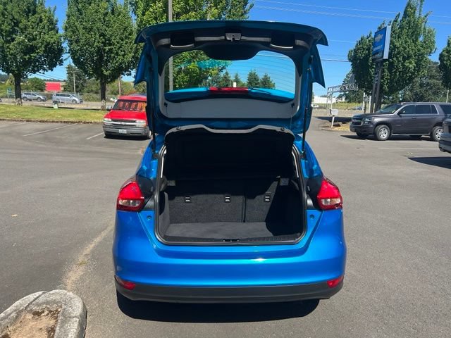 Used 2016 Ford Focus SE w/ SE Cold Weather Package FWD image 7