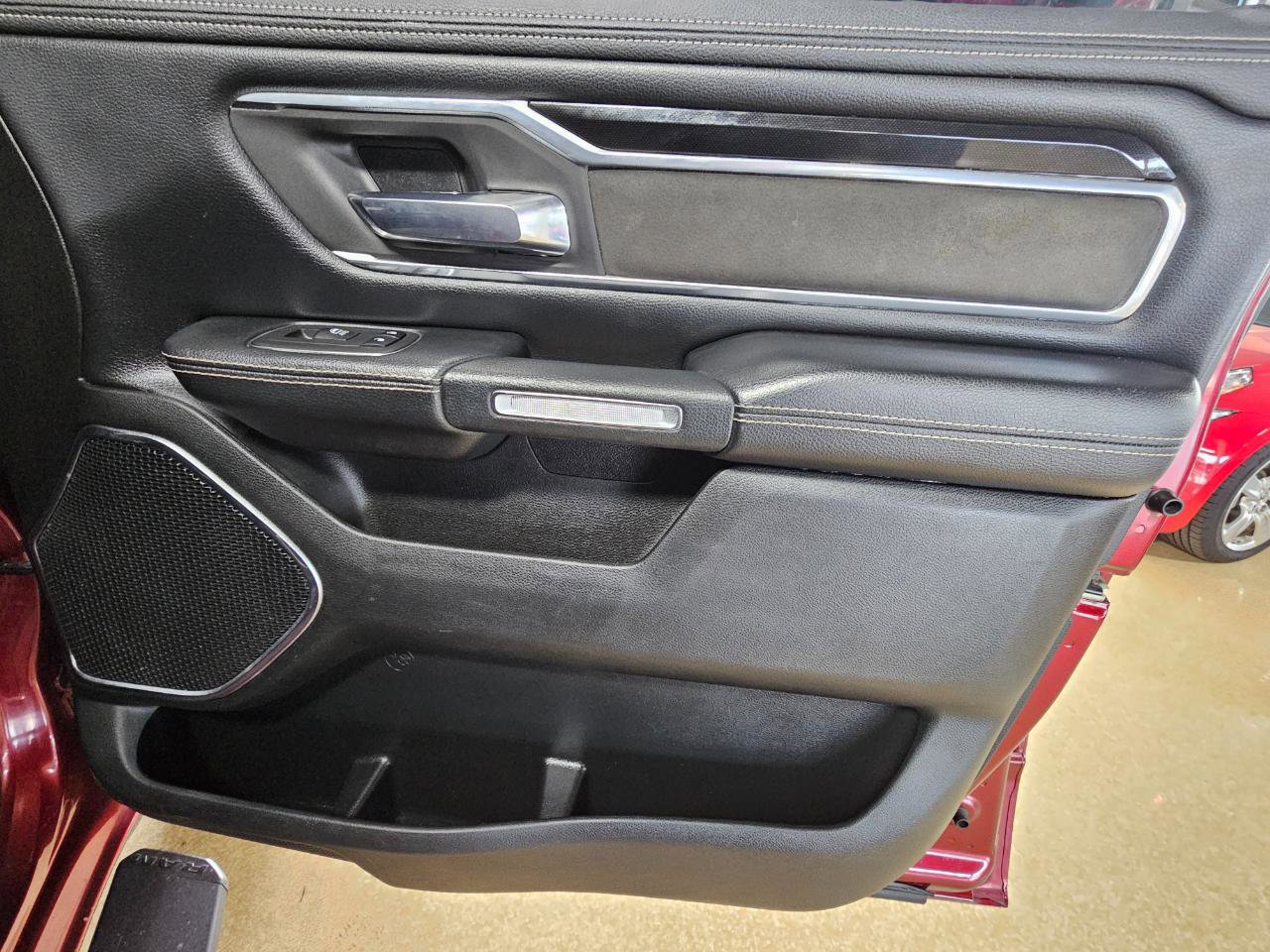 Used 2019 RAM 1500 Laramie w/ Sport Appearance Package image 9