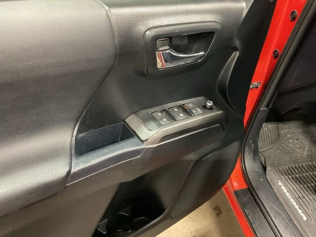 Used 2017 Toyota Tacoma TRD Off-Road w/ Tow Package (A/T) image 17