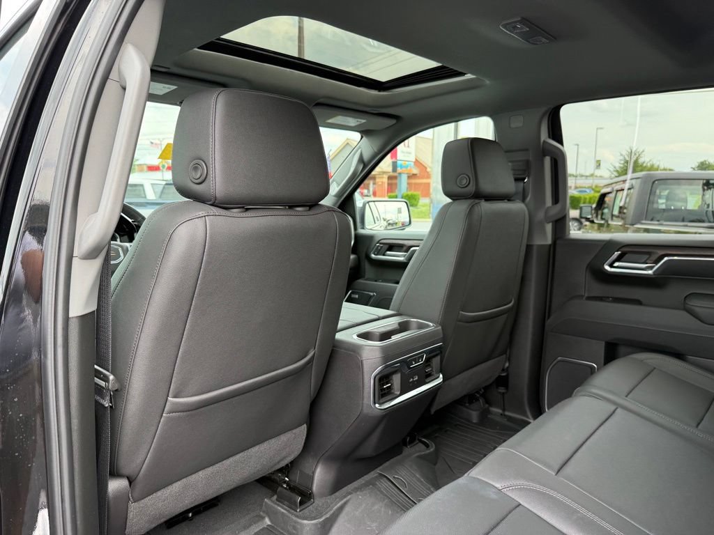 Used 2025 GMC Sierra 1500 SLT w/ SLT Premium Package AWD/4WD image 9