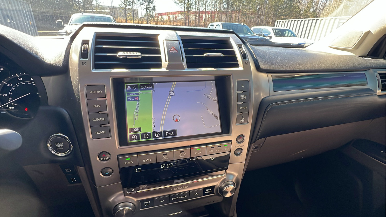 Used 2020 Lexus GX 460 Premium w/ Premium Package image 37