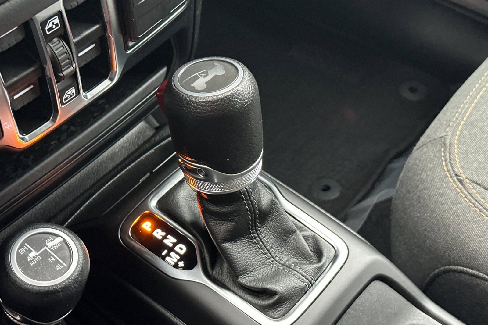 Used 2024 Jeep Wrangler Unlimited Sahara image 20