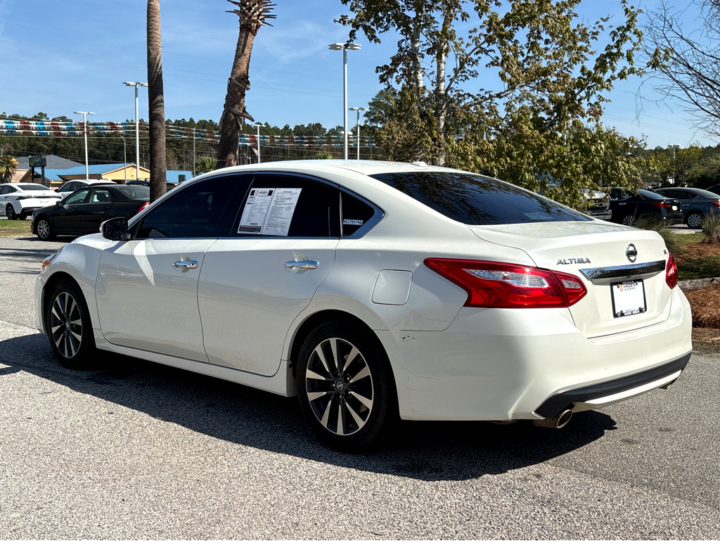 Used 2017 Nissan Altima 2.5 SL w/ Moonroof Package image 23