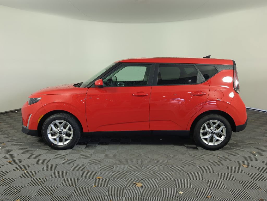 Used 2025 Kia Soul LX w/ LX Technology Package image 4
