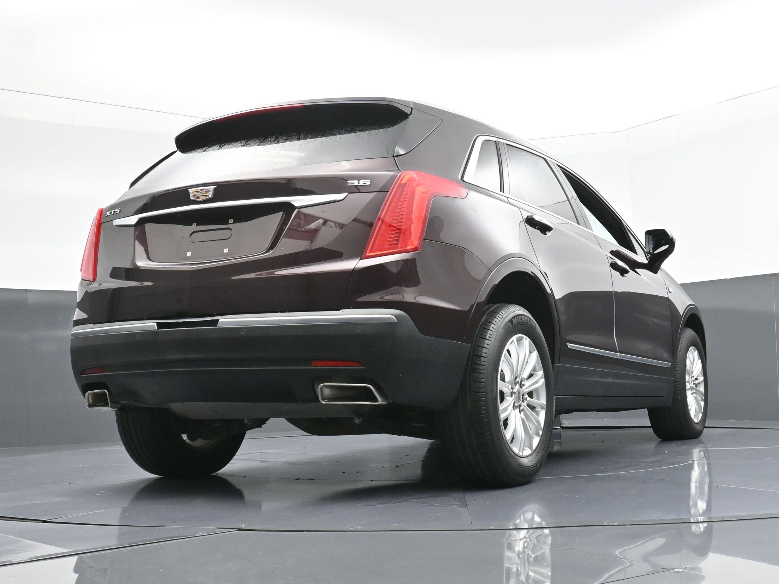 Used 2018 Cadillac XT5 FWD image 27