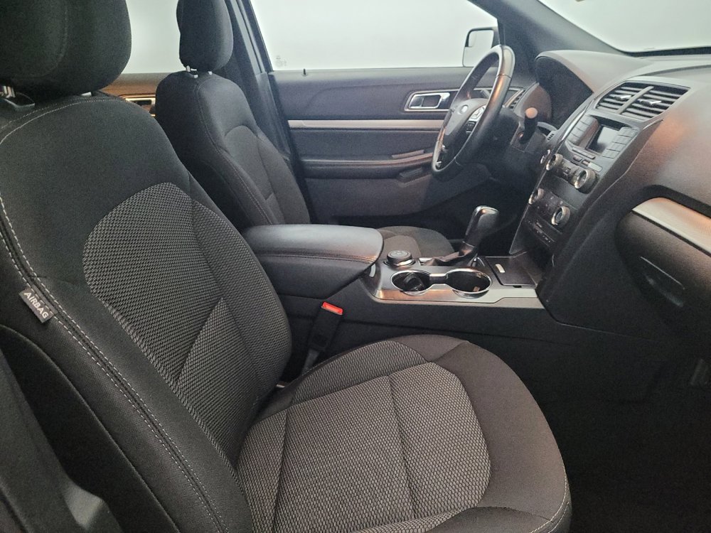 Used 2019 Ford Explorer XLT w/ Class II Trailer Tow Package image 21