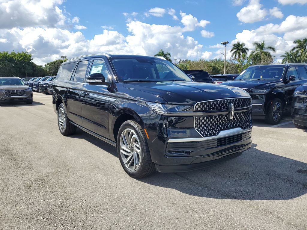 New 2025 Lincoln Navigator L Reserve image 32