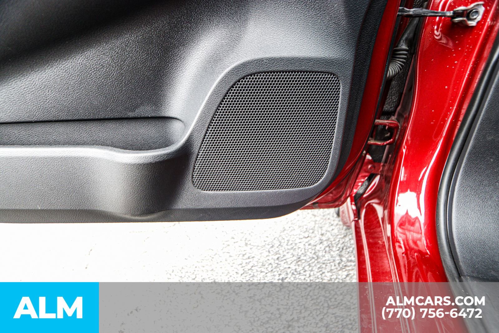 Used 2020 Nissan Versa SR w/ Convenience Package image 55