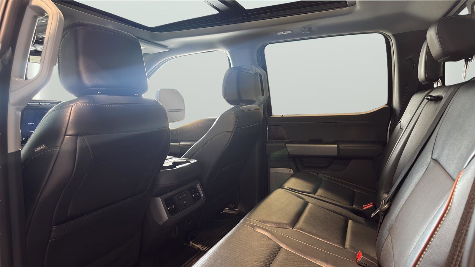 Certified 2024 Ford F250 Lariat w/ Sport Appearance Package image 17