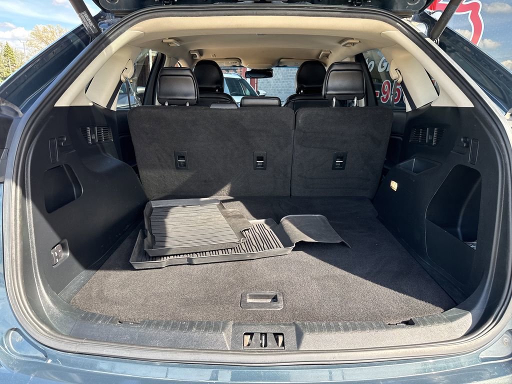 Used 2019 Ford Edge SEL w/ Equipment Group 201A AWD/4WD image 47