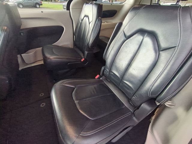 Used 2022 Chrysler Pacifica Touring-L image 29