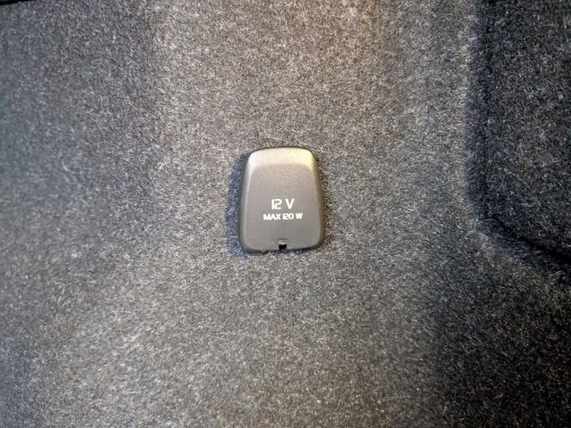 Used 2026 Volvo XC40 B5 Plus w/ Protection Package Premier image 28