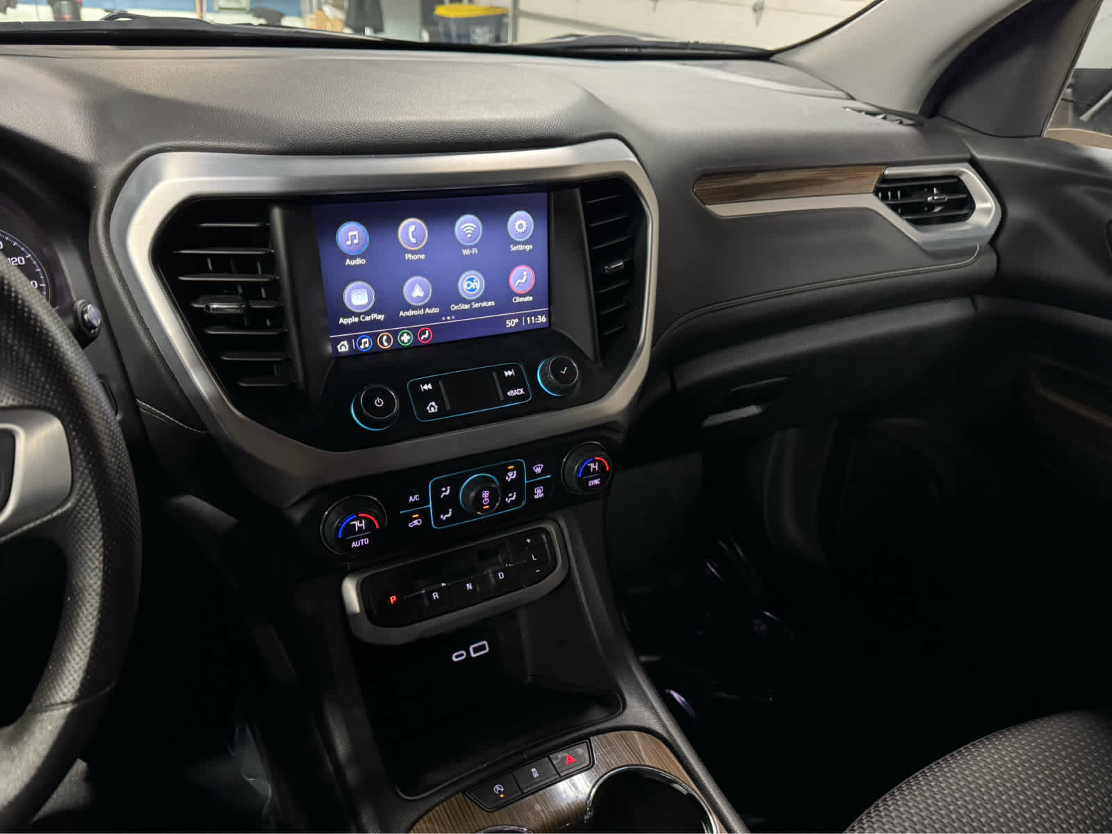 Certified 2023 GMC Acadia SLE w/ Driver Convenience Package image 16