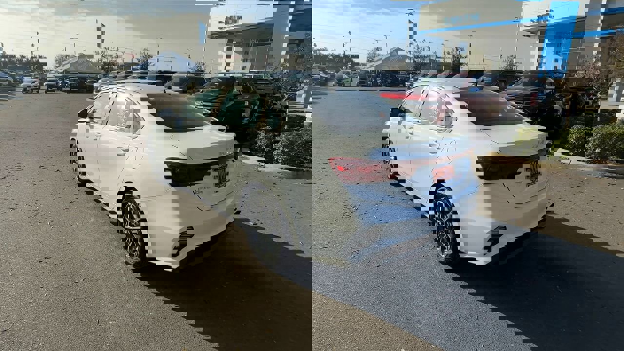 Used 2024 Kia Forte LXS image 5