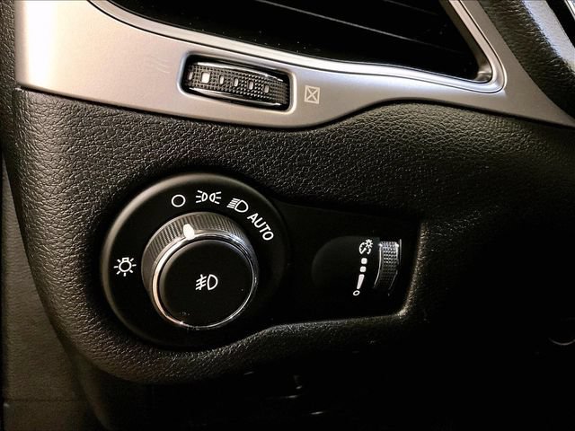 Used 2019 Jeep Cherokee Latitude AWD/4WD image 30