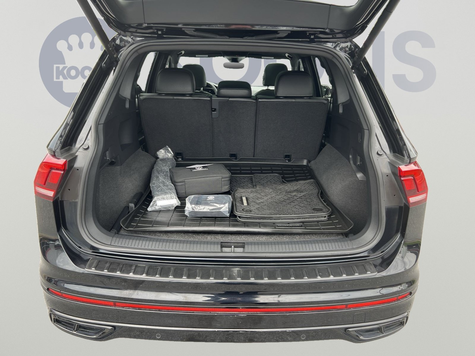Used 2023 Volkswagen Tiguan SE R-Line AWD/4WD image 25