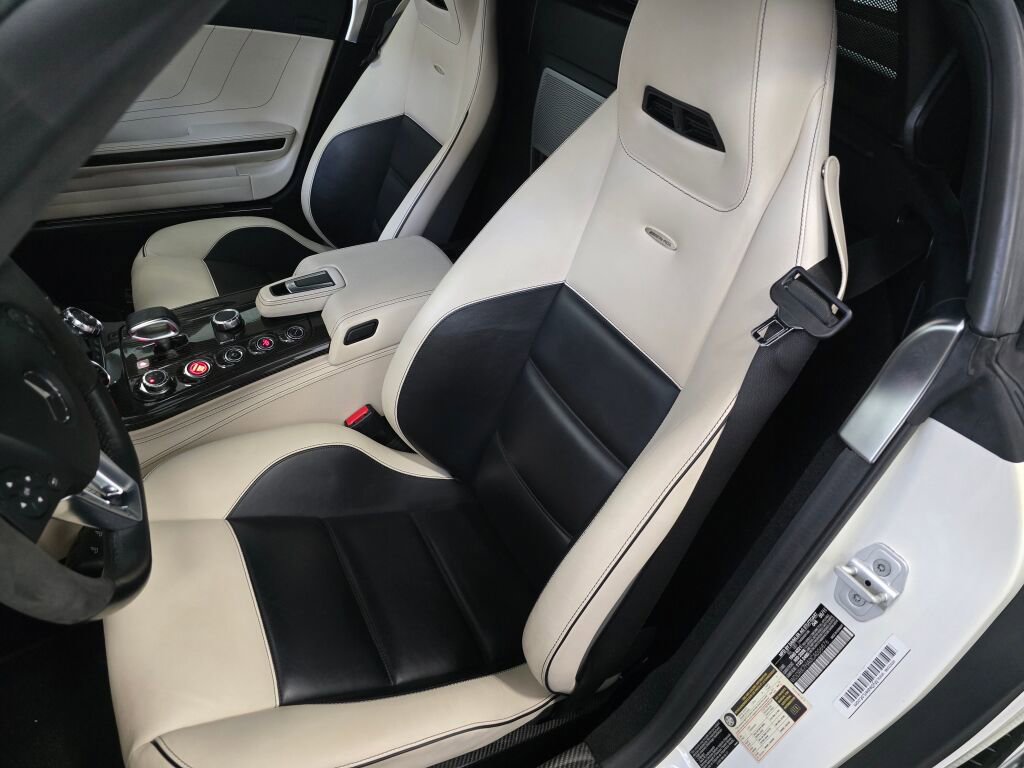 Used 2012 Mercedes-Benz SLS AMG Roadster image 18