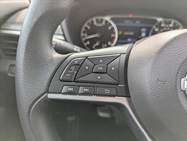 Used 2025 Nissan Altima 2.5 SV image 13