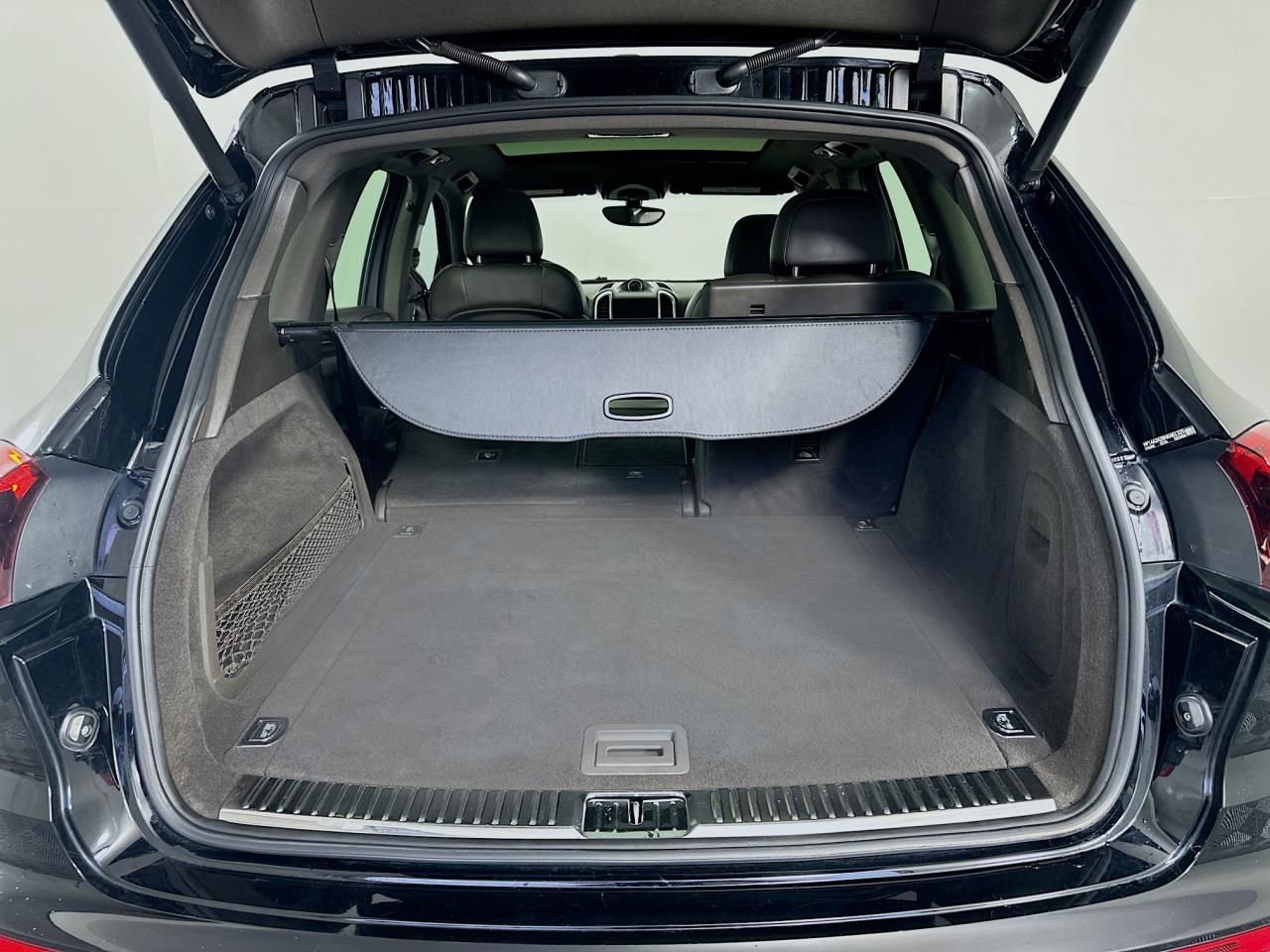 Used 2017 Porsche Cayenne Platinum Edition image 19