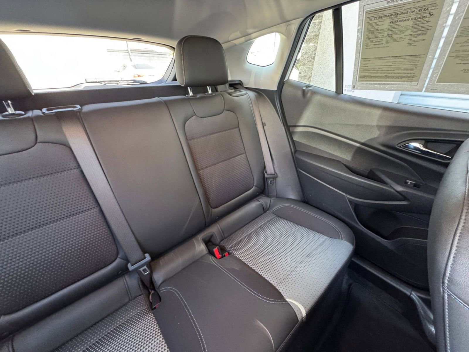 Used 2025 Chevrolet Trax LT w/ LT Convenience Package image 37