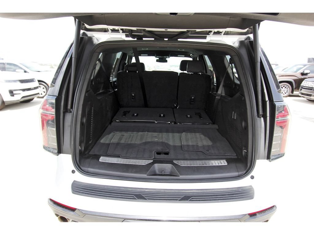 Used 2025 Chevrolet Suburban Z71 AWD/4WD image 29
