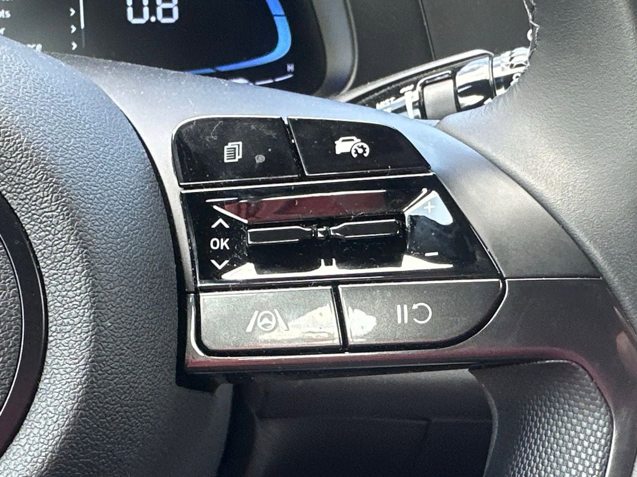 Certified 2025 Hyundai Elantra Sport FWD image 28