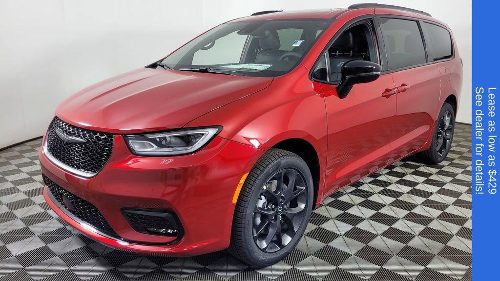 New 2026 Chrysler Pacifica Limited w/ S Appearance Package image 3