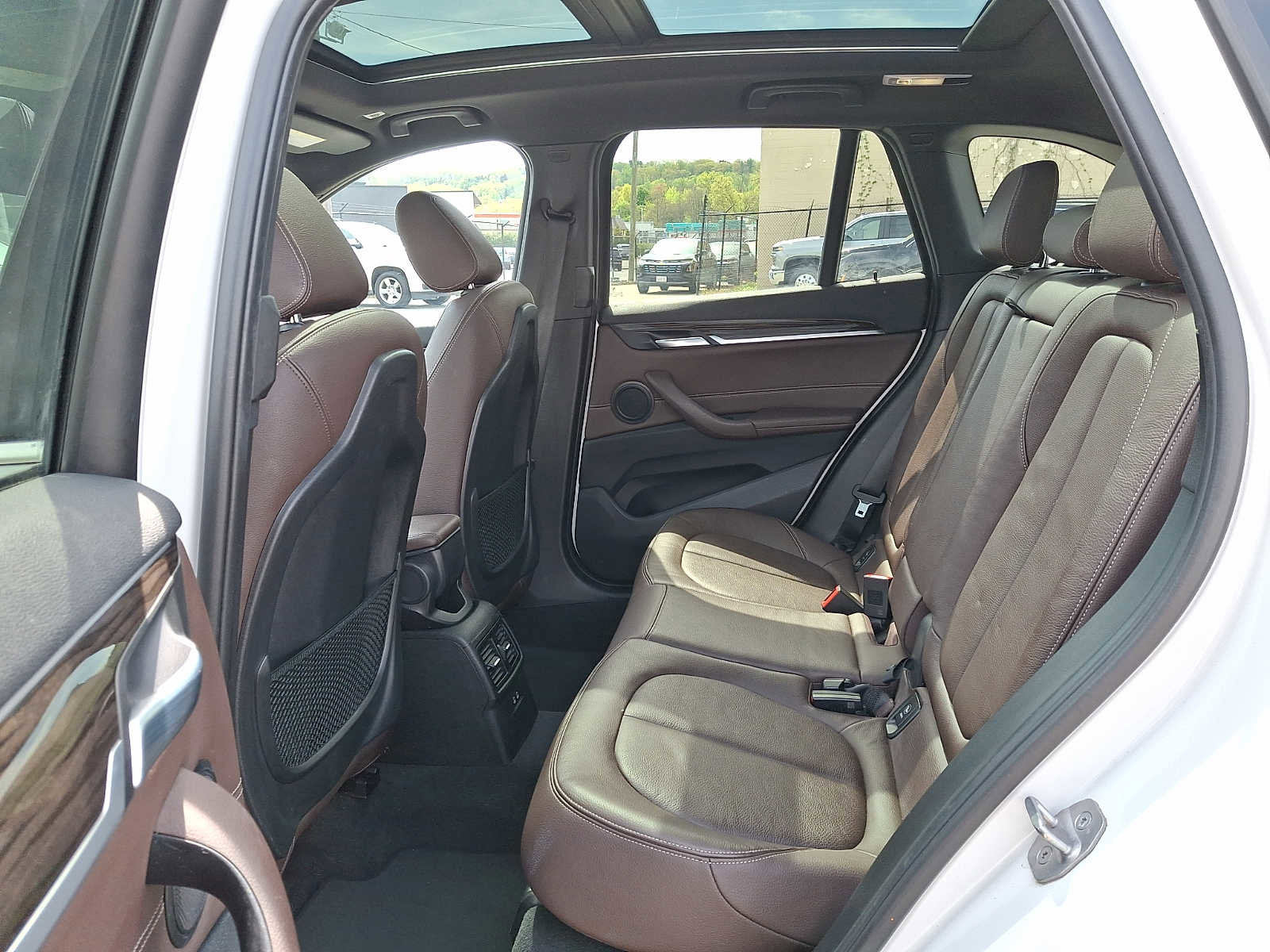 Used 2018 BMW X1 xDrive28i w/ Premium Package AWD/4WD image 10