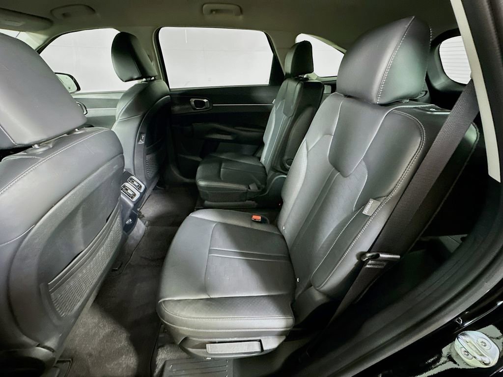 Used 2024 Kia Sorento EX image 15