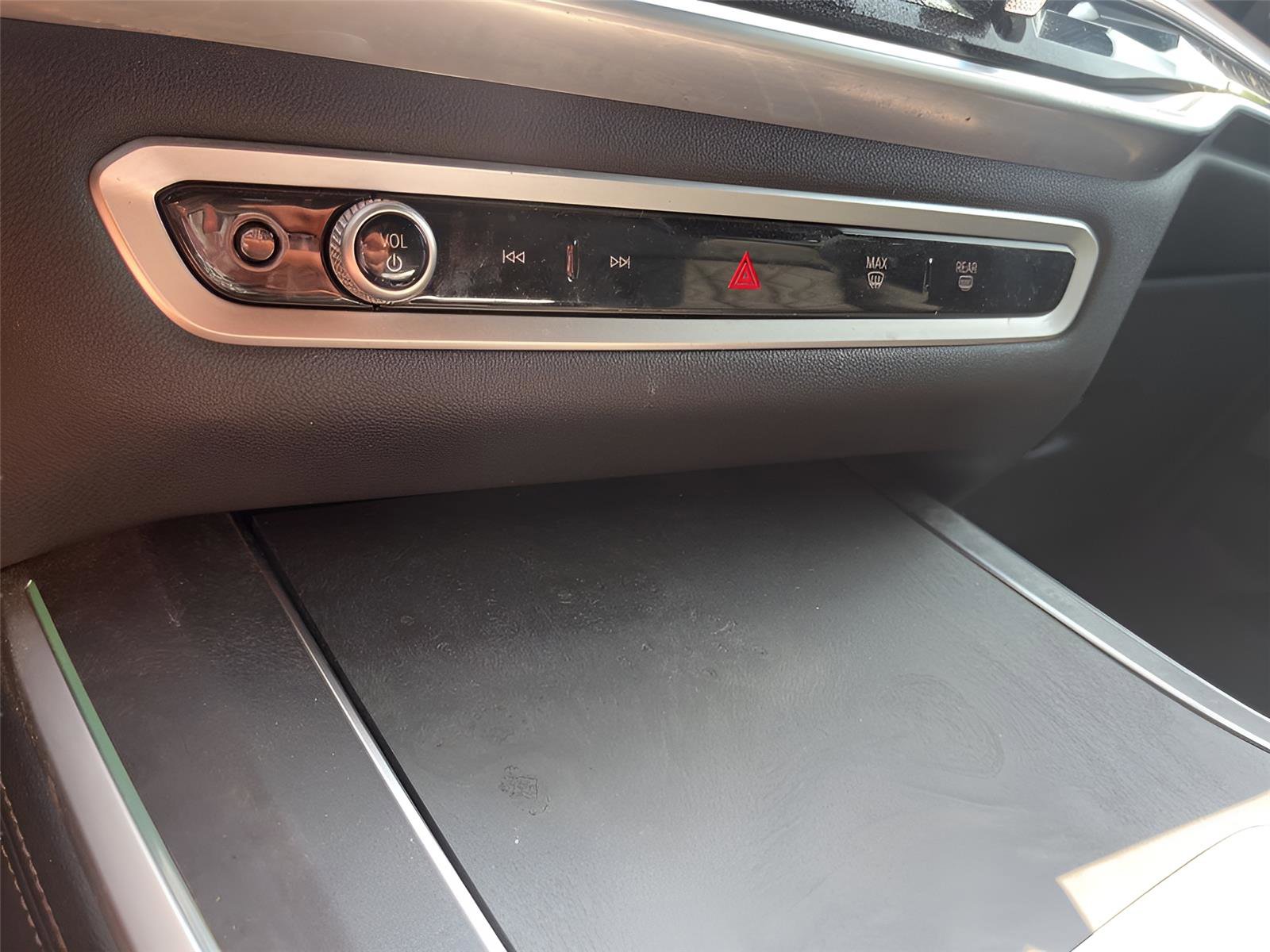 Used 2024 BMW X5 xDrive40i w/ Premium Package image 19