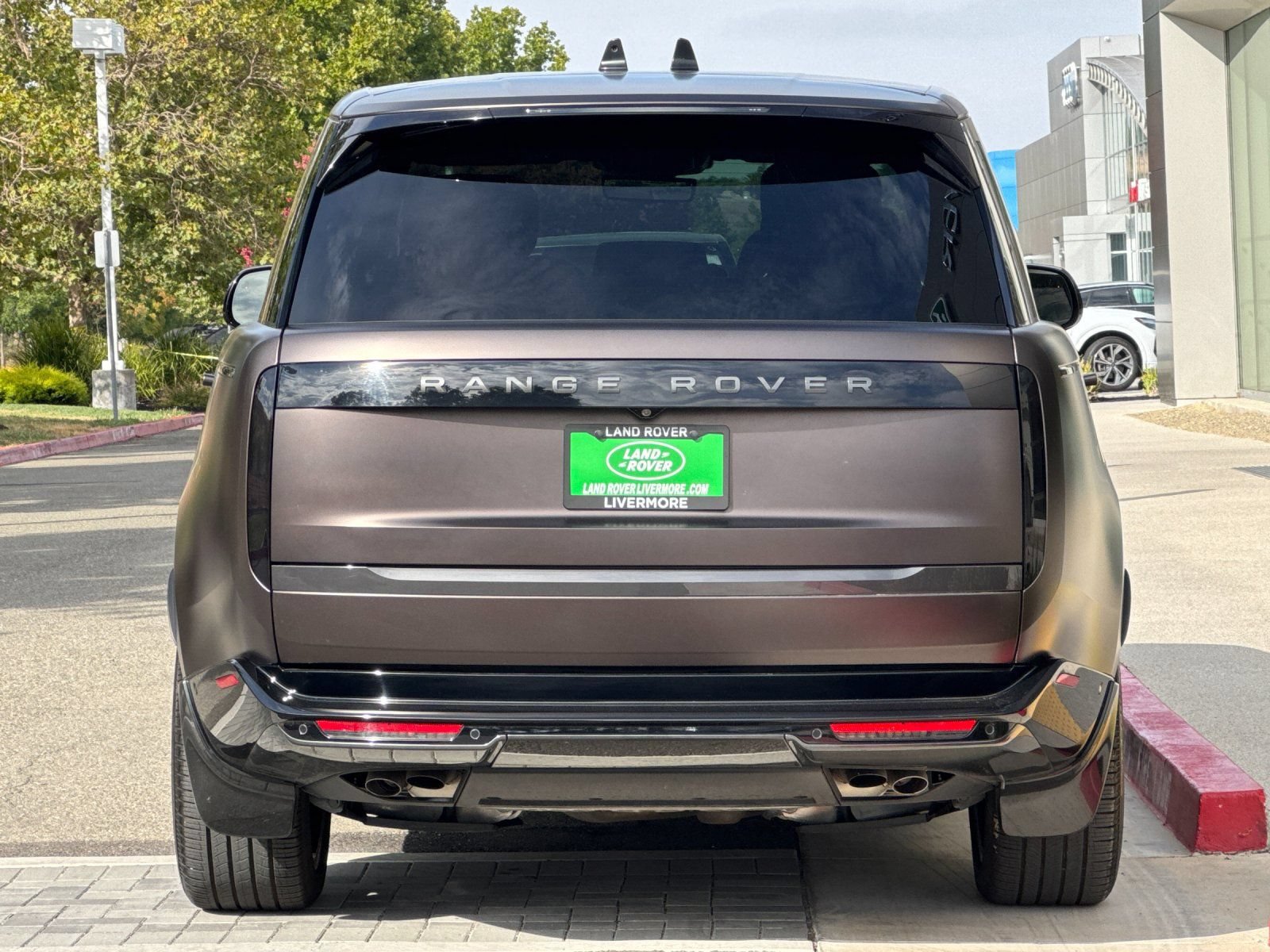 Used 2025 Land Rover Range Rover Autobiography AWD/4WD image 5