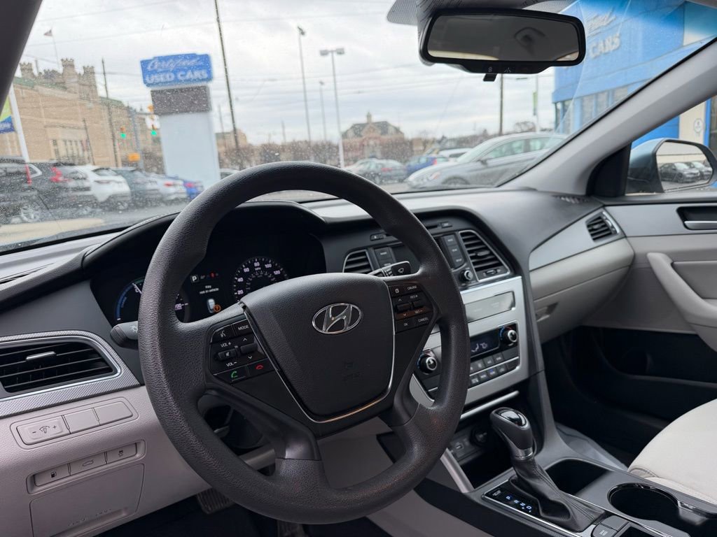 Used 2016 Hyundai Sonata SE image 5