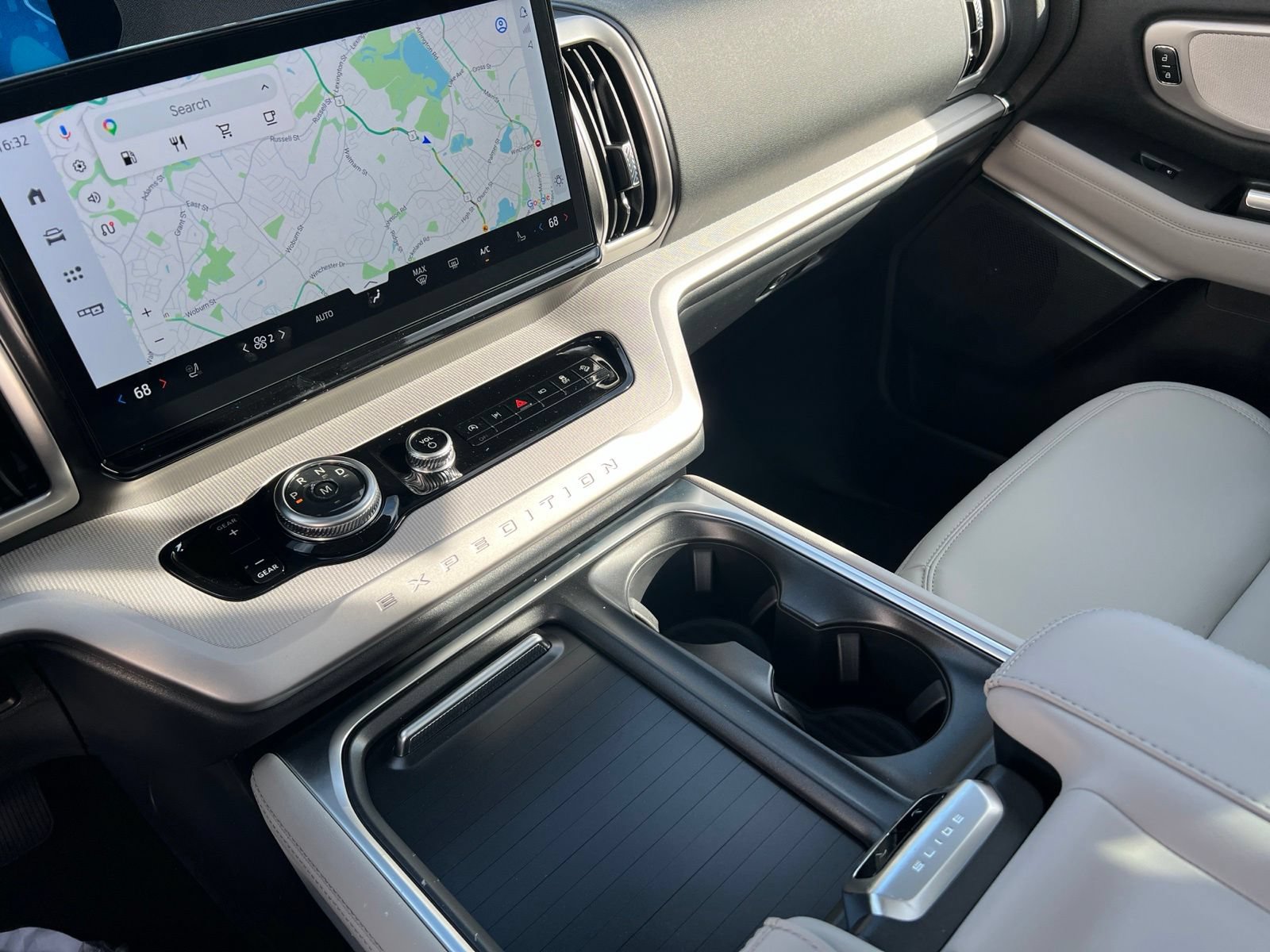 New 2027 Ford Expedition Active AWD/4WD image 24