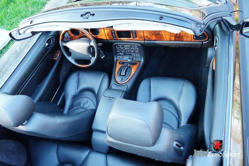 Used 2003 Jaguar XK8 Convertible image 40