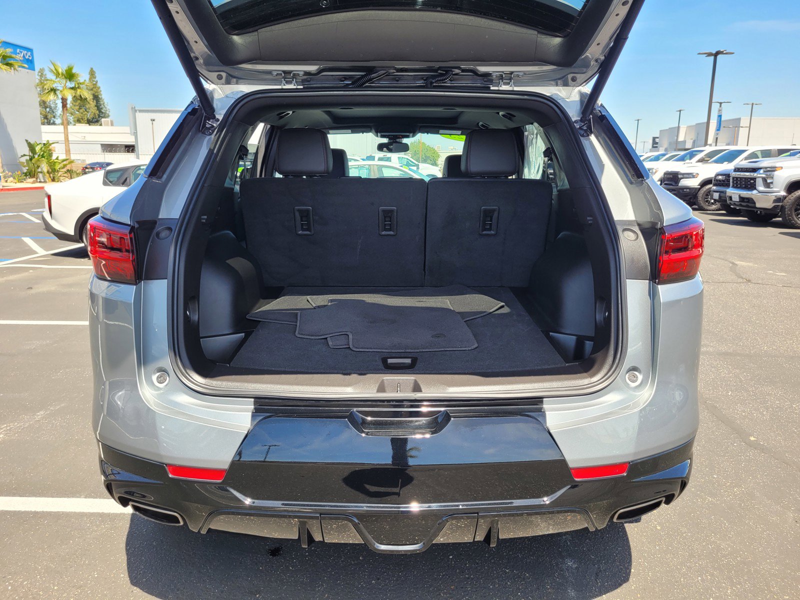 Used 2023 Chevrolet Blazer RS w/ Enhanced Convenience Package FWD image 27