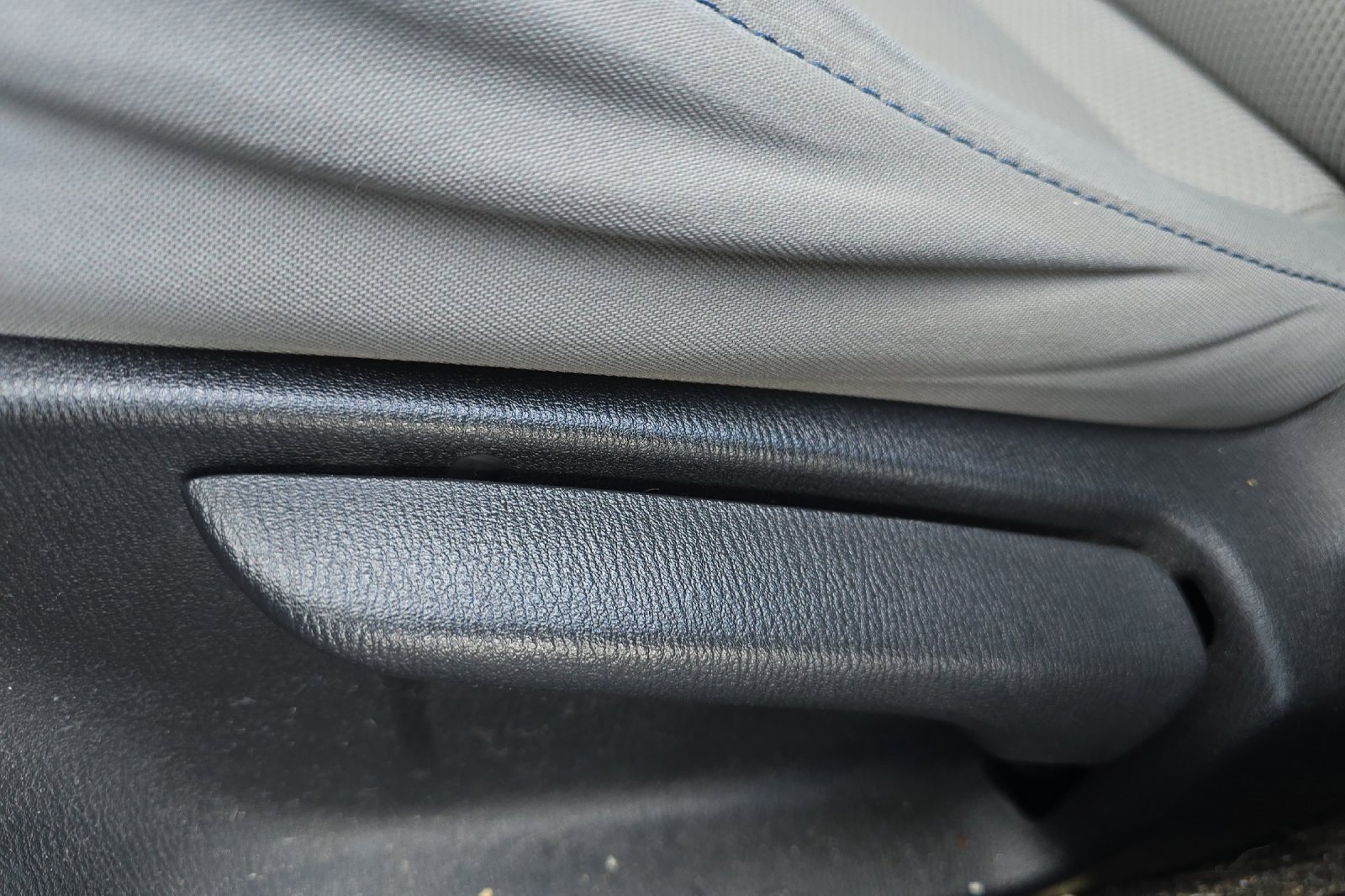 Used 2019 Toyota Yaris L image 15