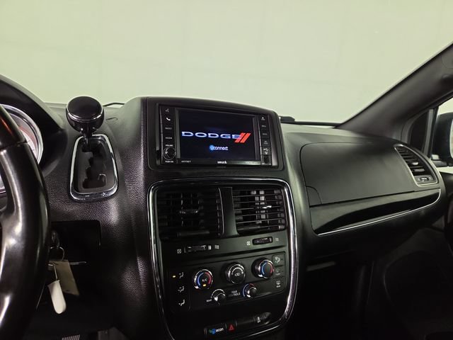 Used 2020 Dodge Grand Caravan SE FWD image 18