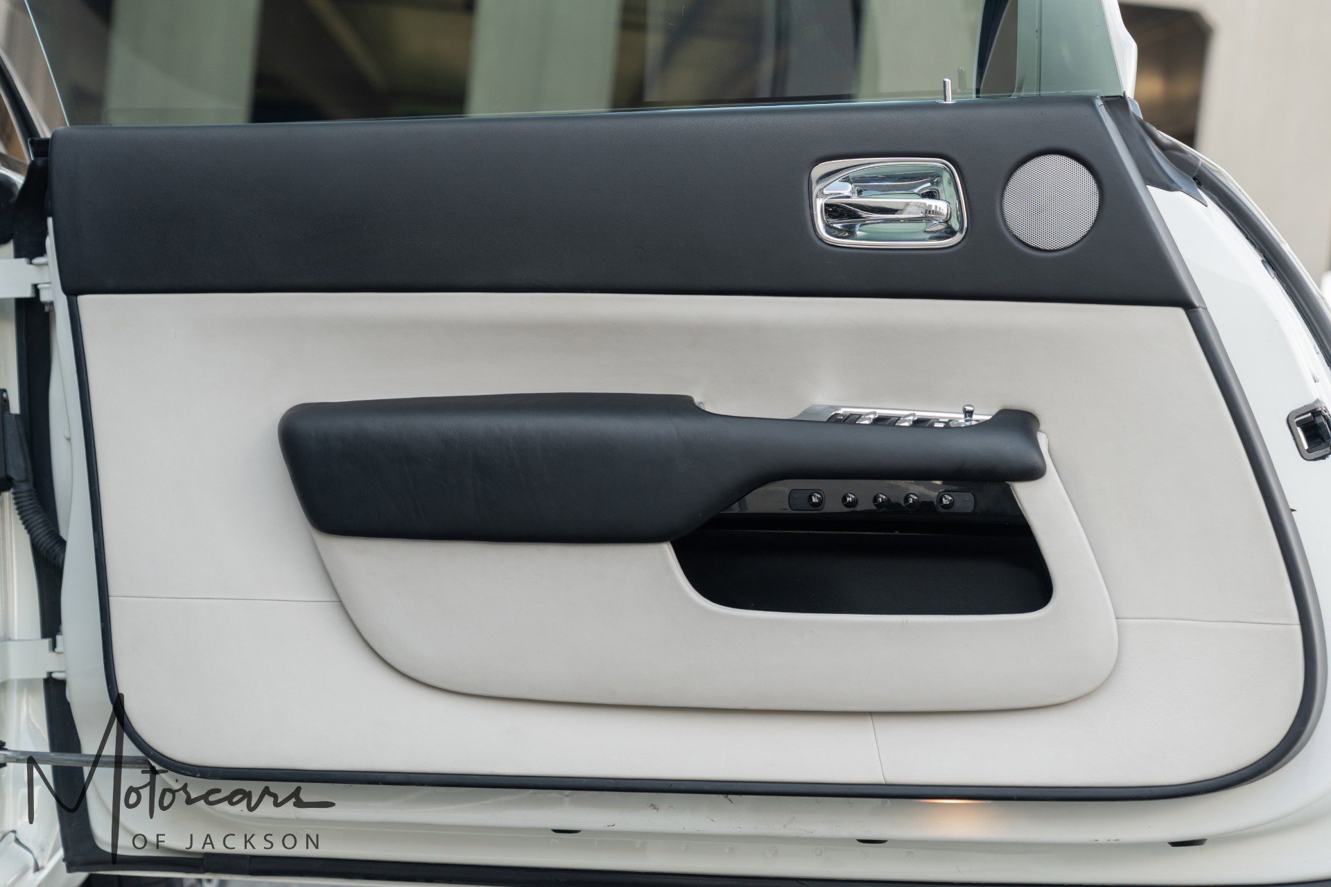 Used 2017 Rolls-Royce Wraith RWD image 21