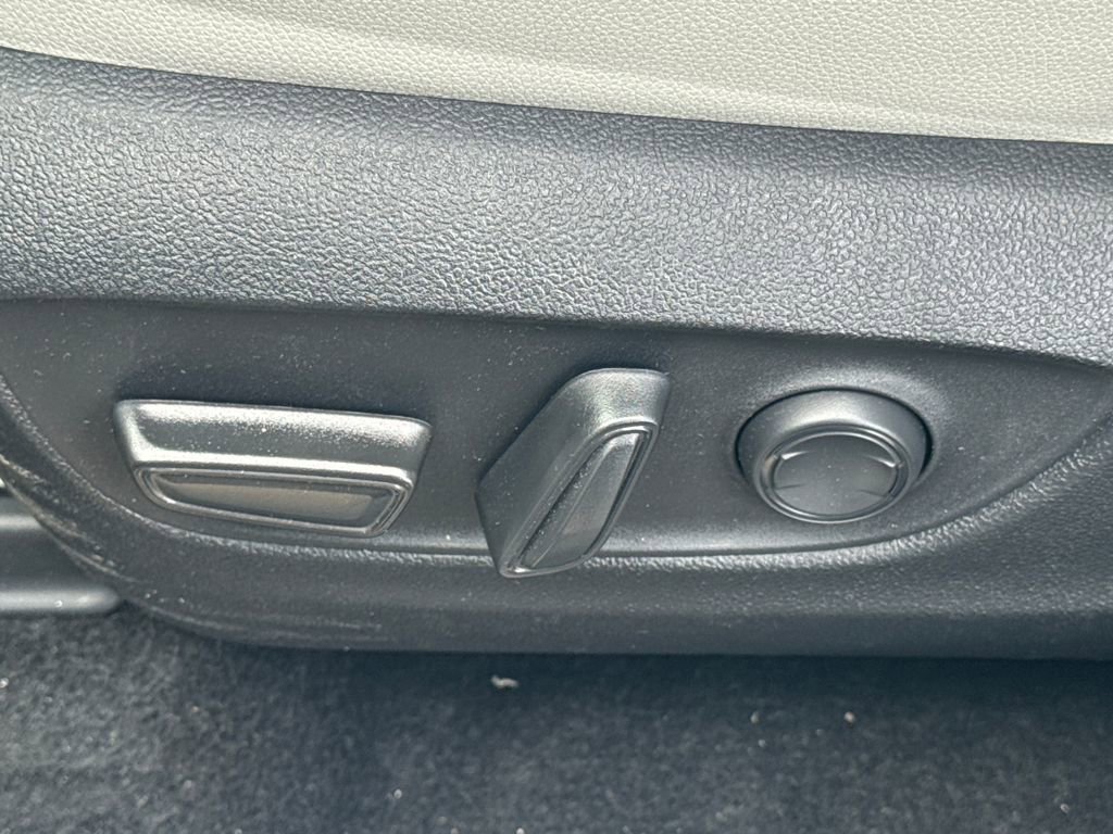 Used 2026 Toyota Grand Highlander XLE image 51