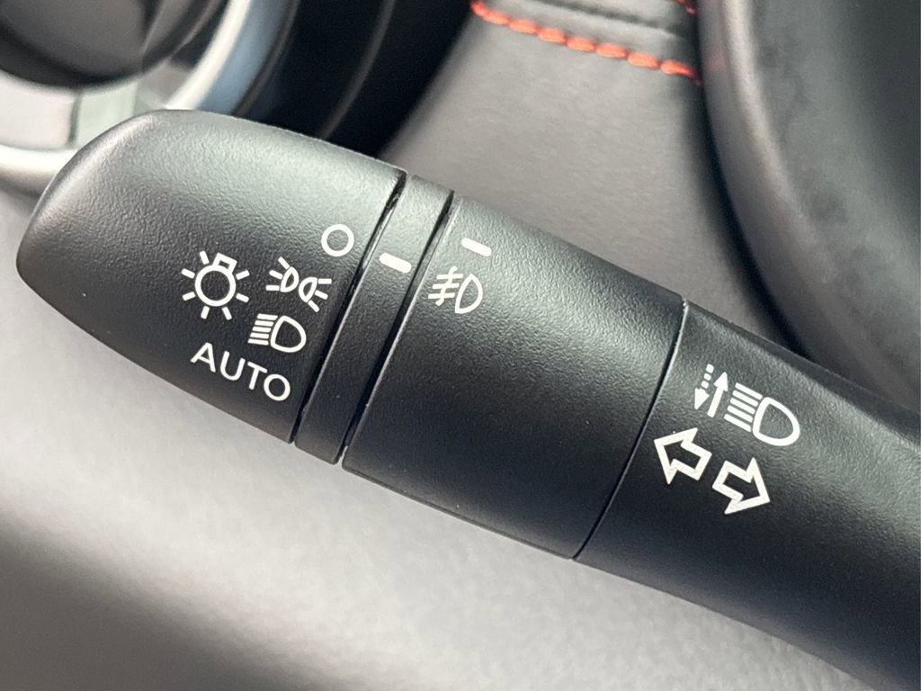 Used 2024 Nissan Kicks SR image 24