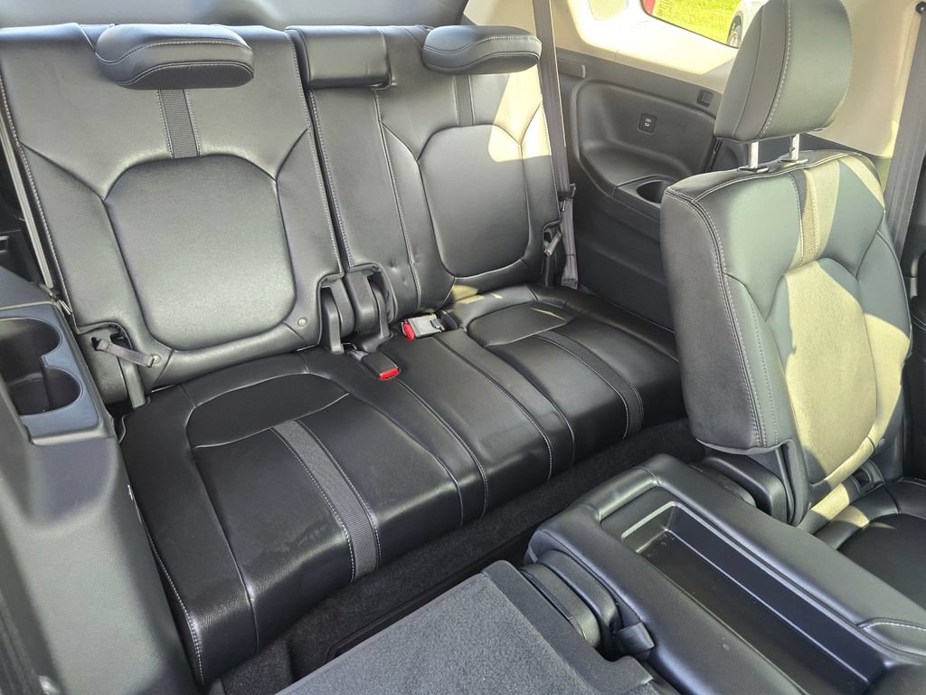 Used 2025 Honda Pilot Touring image 15
