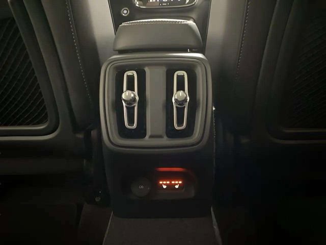 Used 2025 Volvo XC40 B5 Core image 56