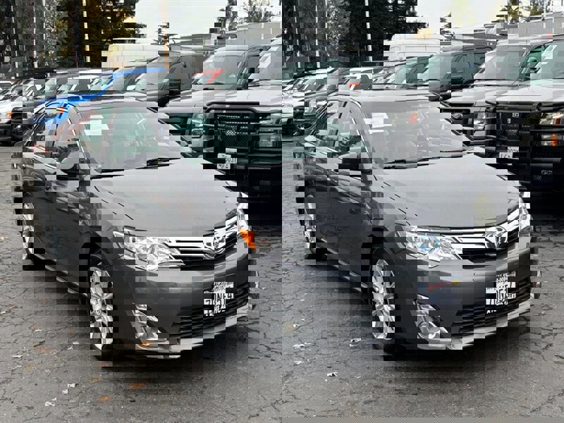 Used 2012 Toyota Camry XLE image 1