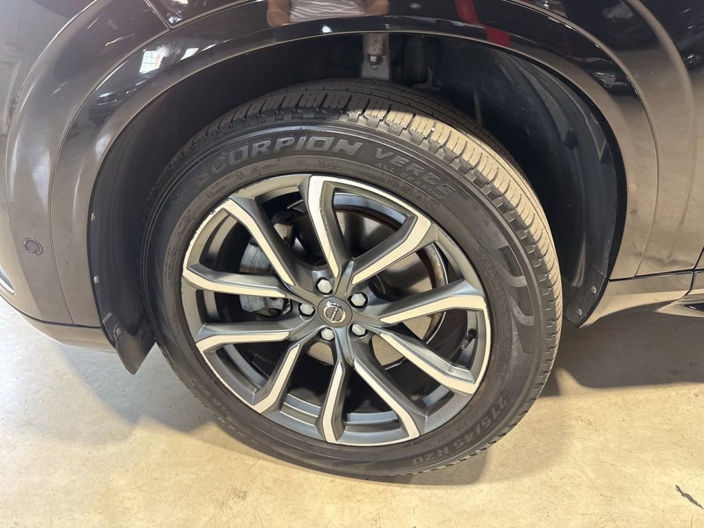 Used 2016 Volvo XC90 T6 Momentum w/ Vision Package AWD/4WD image 2