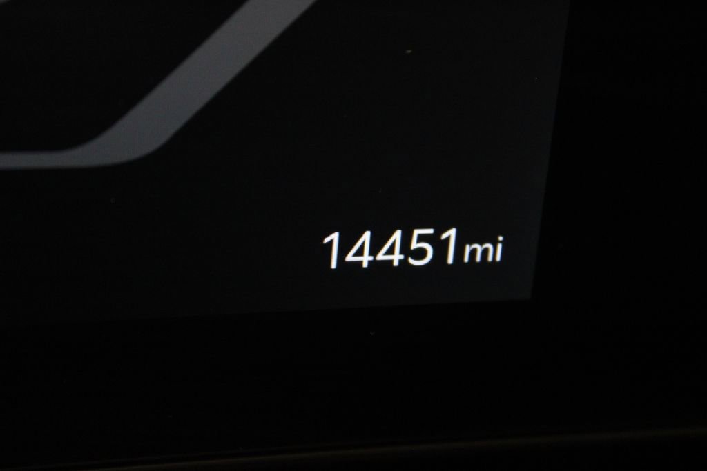 Used 2025 Kia Carnival SX image 32