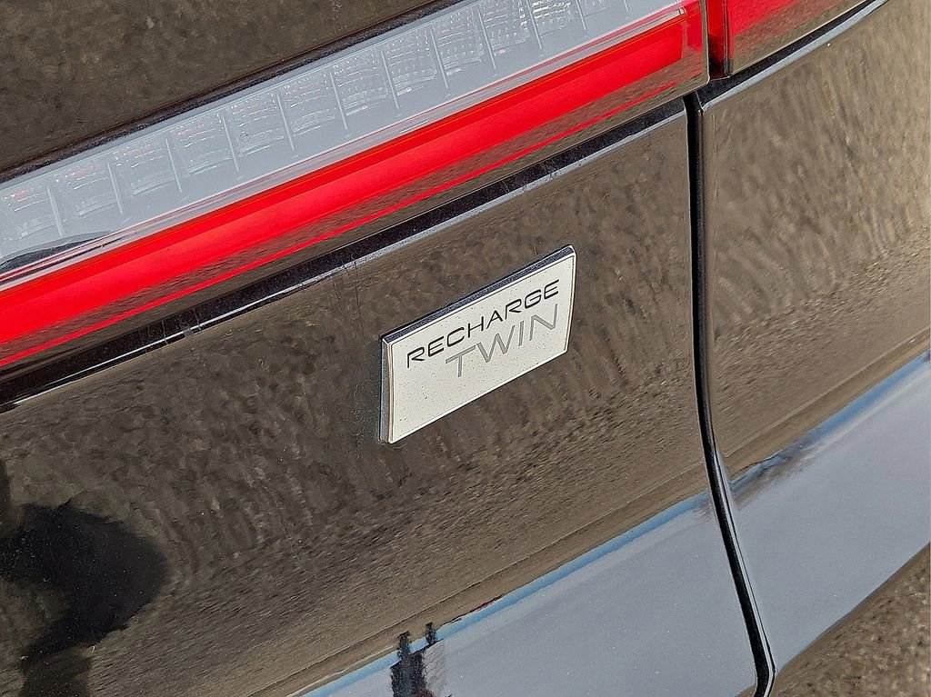 Used 2023 Volvo C40 P8 Recharge Ultimate image 13