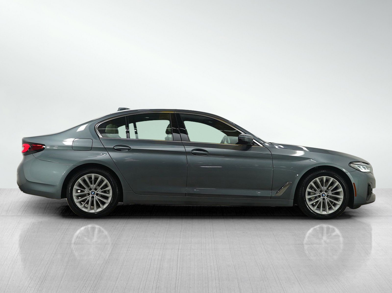 Used 2021 BMW 530i xDrive w/ Convenience Package image 6